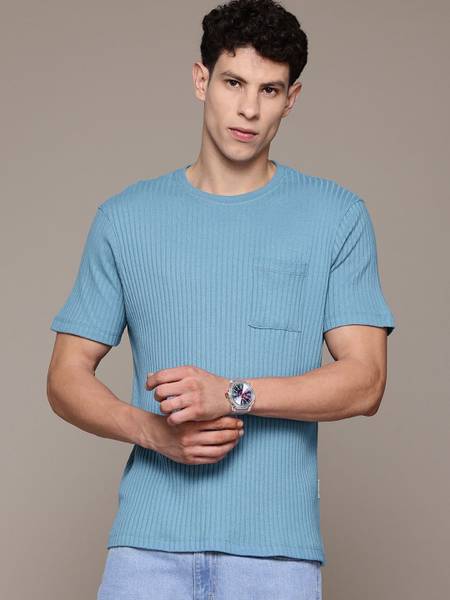 Roadster Solid Men Round Neck Blue T-Shirt