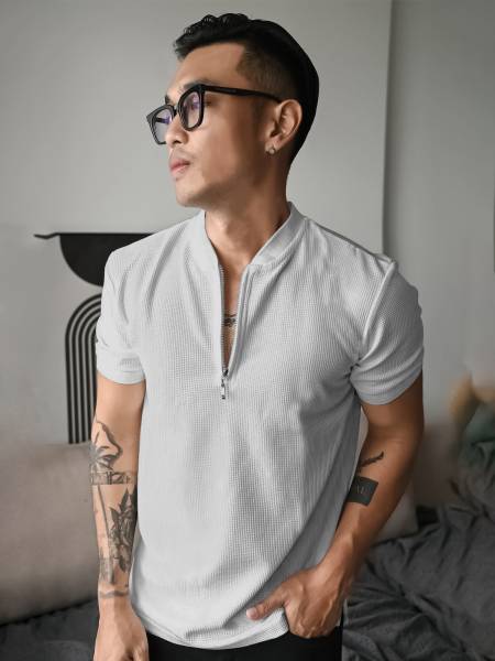 Jump Cuts Solid Men Henley Neck Grey T-Shirt