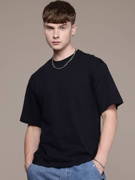 Roadster Solid Men Round Neck Black T-Shirt