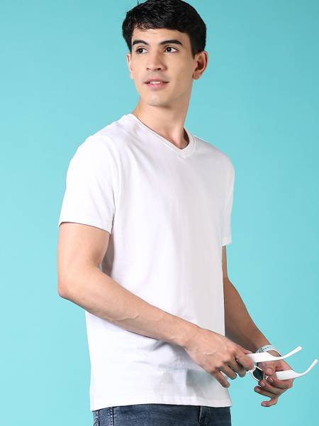 V-MART Solid Men V Neck White T-Shirt
