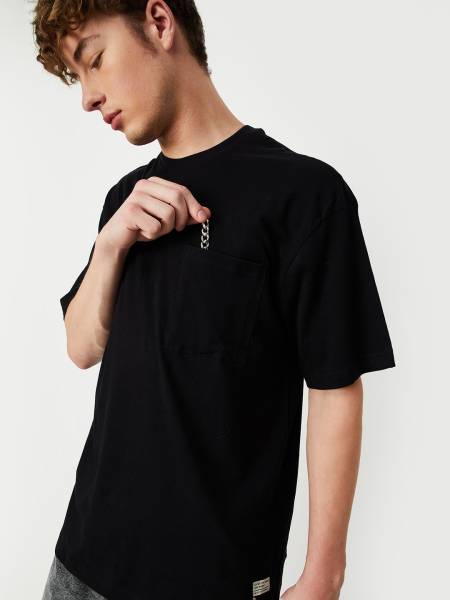 MAX Solid Men Round Neck Black T-Shirt