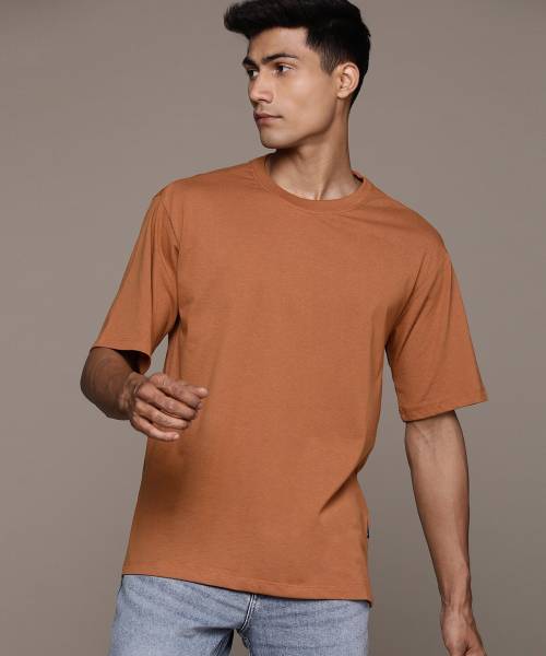 Roadster Solid Men Round Neck Red T-Shirt
