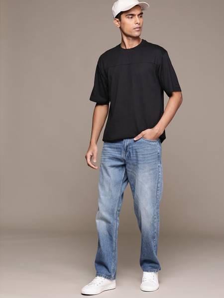 Roadster Solid Men Round Neck Black T-Shirt