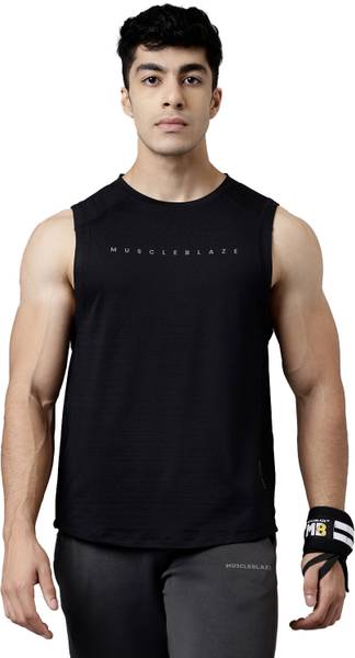 MUSCLEBLAZE Solid Men Round Neck Black T-Shirt