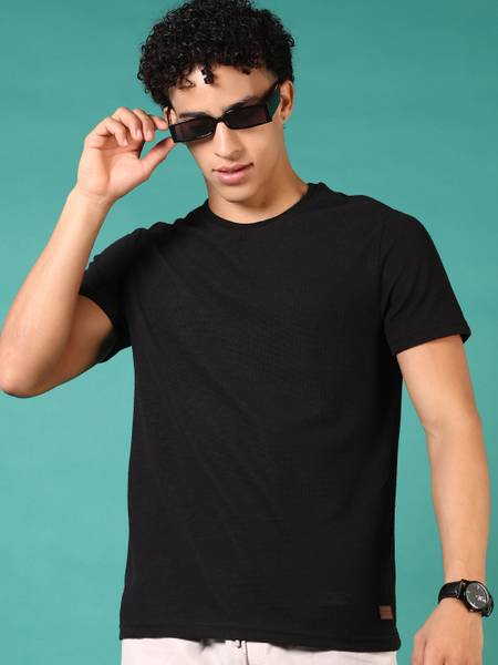 V-MART Solid Men Round Neck Black T-Shirt
