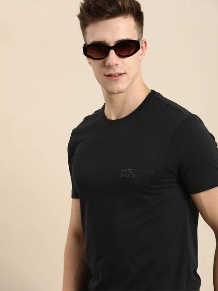 United Colors of Benetton Solid Men Round Neck Black T-Shirt