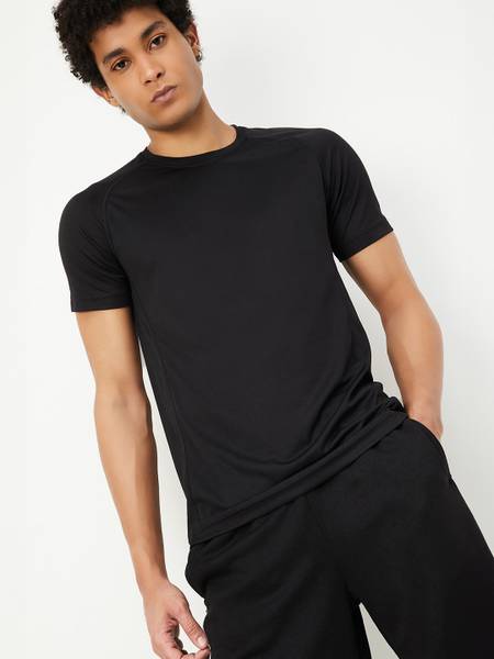 MAX Solid Men Round Neck Black T-Shirt