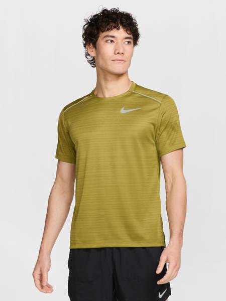 NIKE Solid Men Round Neck Green T-Shirt