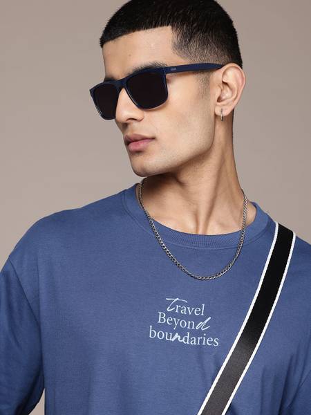 Roadster Solid Men Round Neck Blue T-Shirt