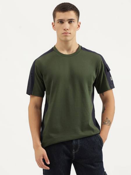 United Colors of Benetton Solid Men Round Neck Green T-Shirt