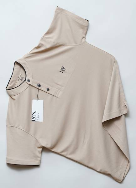 N AND J Solid Men Henley Neck Beige T-Shirt