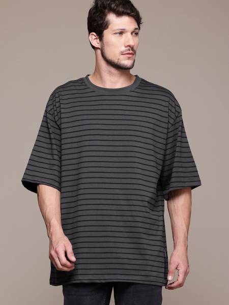 Roadster Striped Men Round Neck Black T-Shirt