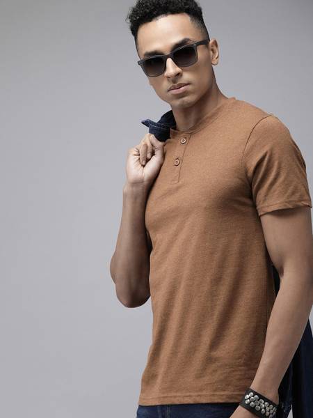 Roadster Solid Men Henley Neck Brown T-Shirt