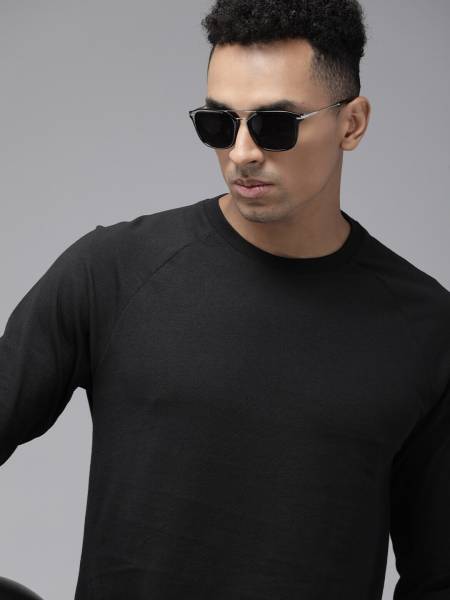 Roadster Solid Men Round Neck Black T-Shirt