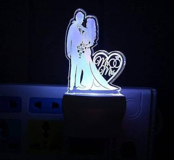 Gift O Demand Mr and Mrs Acrylic 7 Color Changing 3D Illusion LED Night Lamp Night Lamp