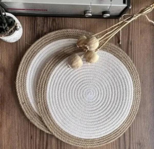 SIYA TEXTILES Round Pack of 2 Table Placemat