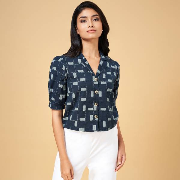 Pantaloons akkriti shop