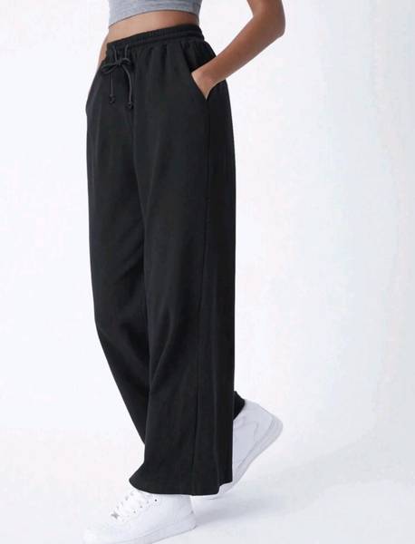 PERFETTE WOLLO Regular Fit Women Black Trousers