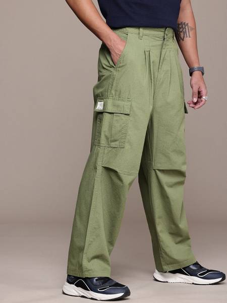 Roadster Loose Fit Men Green Trousers