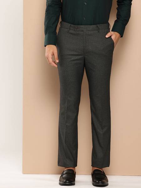 INVICTUS Regular Fit Men Black Trousers