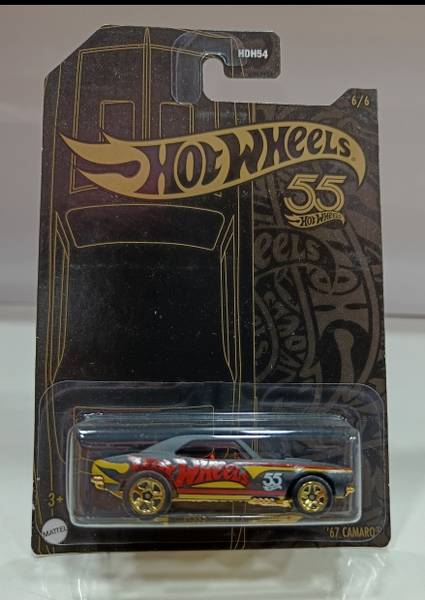 Hot wheels black and gold 67 camaro 2025