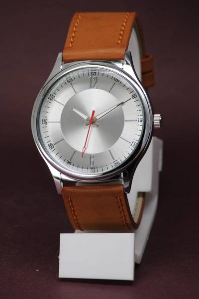 VIRAKTI QC Attractive Leather Belt Silver Round Cash Men Analog Watch - For Boys