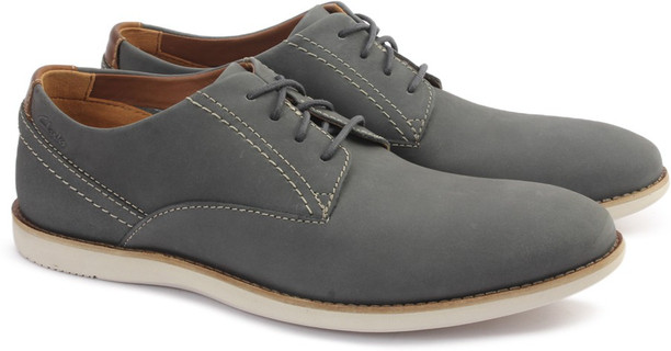 clarks flexton plain