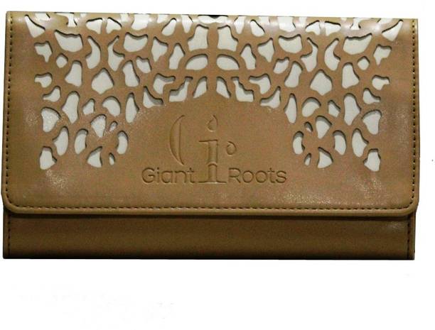 Giant Roots Handbags Clutches Giant Roots Casual Beige Clutch