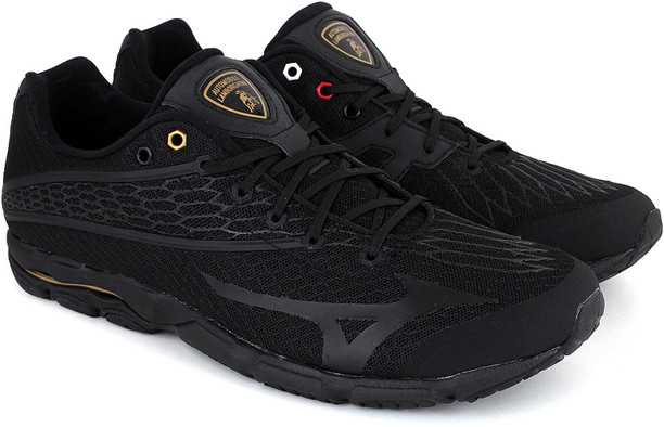 mizuno badminton shoes snapdeal