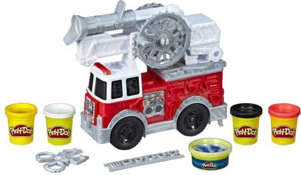 PLAY-DOH Wheels Firetruck Toy with 5 Non-Toxic Colors I...