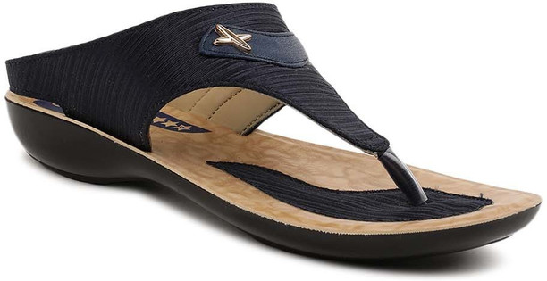 paragon blue chappal