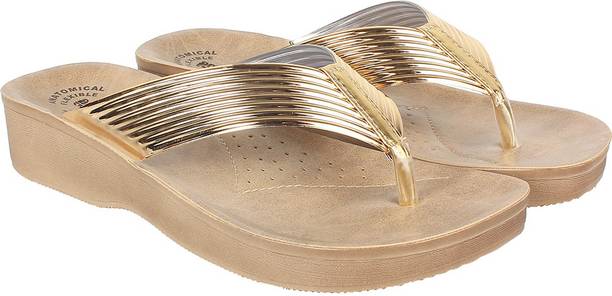 aerowalk chappals