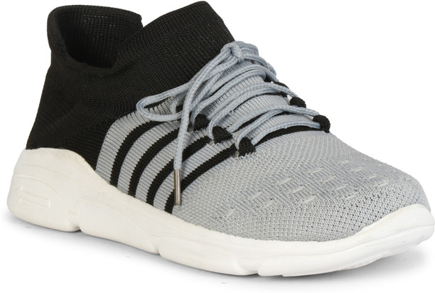 womens sports shoes on flipkart