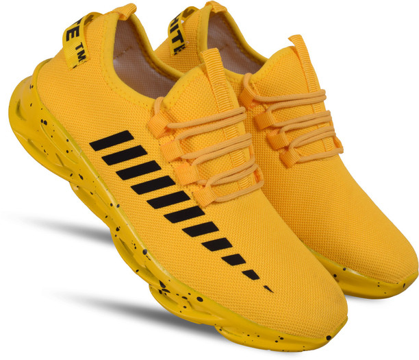 marathon shoes price
