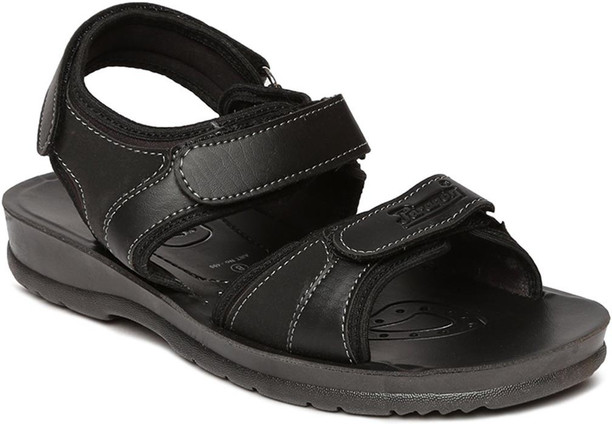 paragon belt chappal