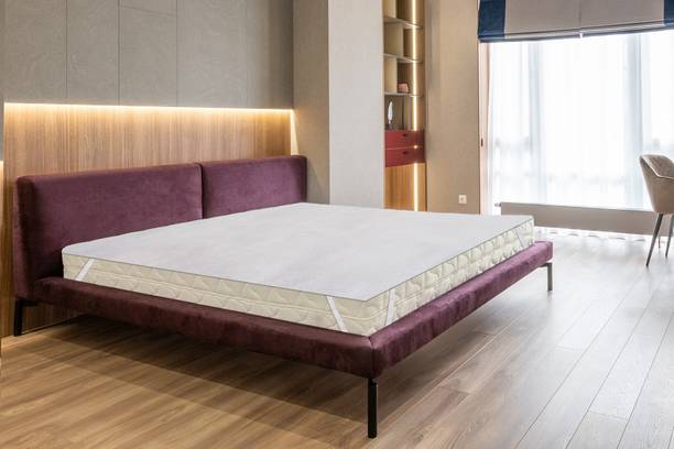 RECRON CERTIFIED Elastic Strap King Size Waterproof Mattress Cover