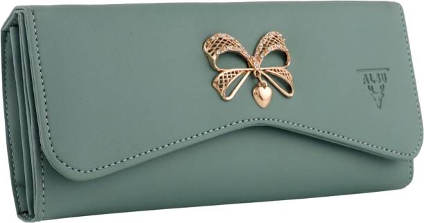 Casual Light Green  Clutch Price in India