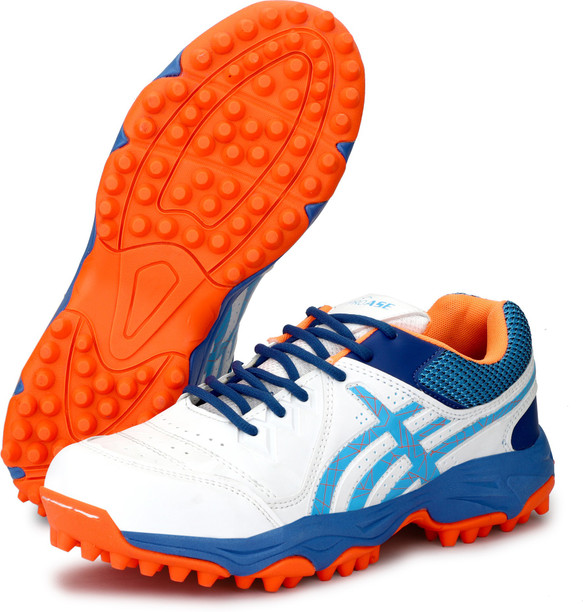 shoes with spikes on bottom