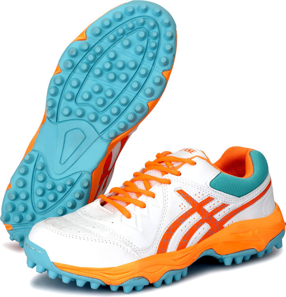 shoes with spikes on bottom