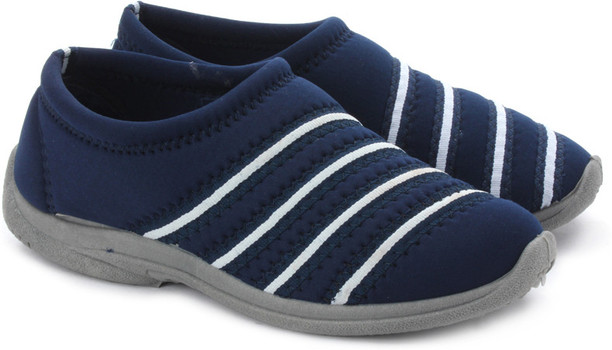 bata walking shoes for ladies