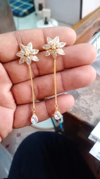 Sui suta earring sales
