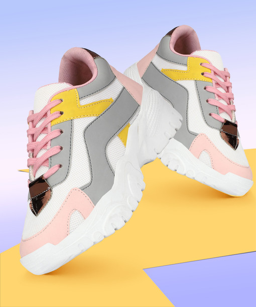 Sports shoes for girls under 400