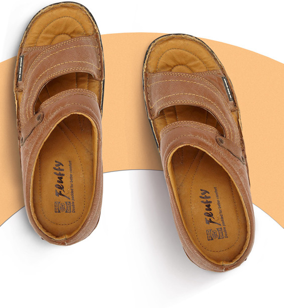 Red Chief Sandals Floaters - Buy Red 