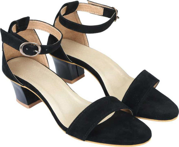 Uchi addi ki chappal store