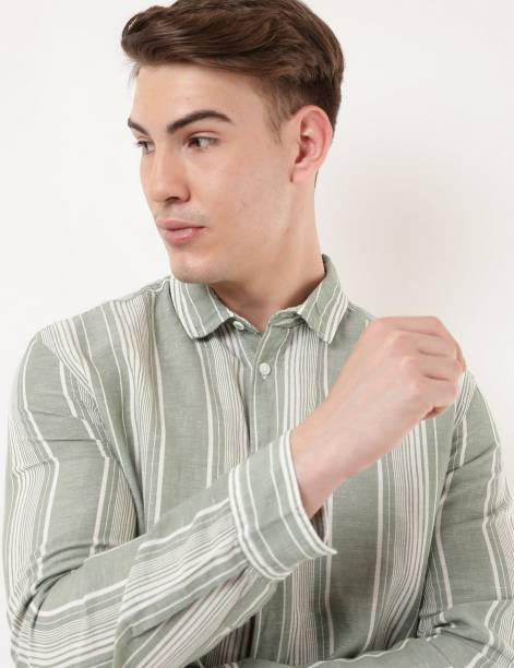 Men Regular Fit Striped Spread Collar Casual Shirt Price in India