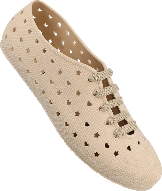 Walkaroo Footwear - Buy Walkaroo 