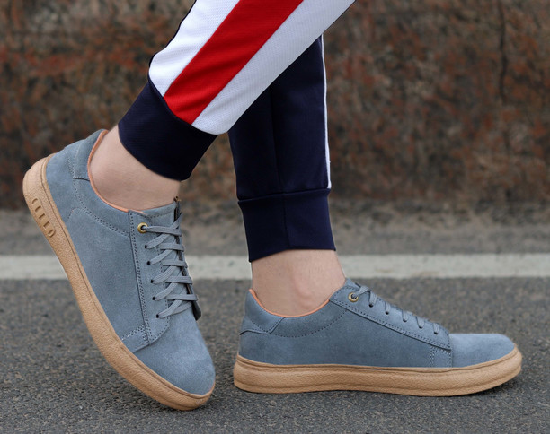 Canvas Shoes - Upto 50% to 80% OFF on 