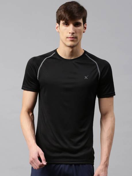 Men Solid Round Neck Black T-Shirt Price in India