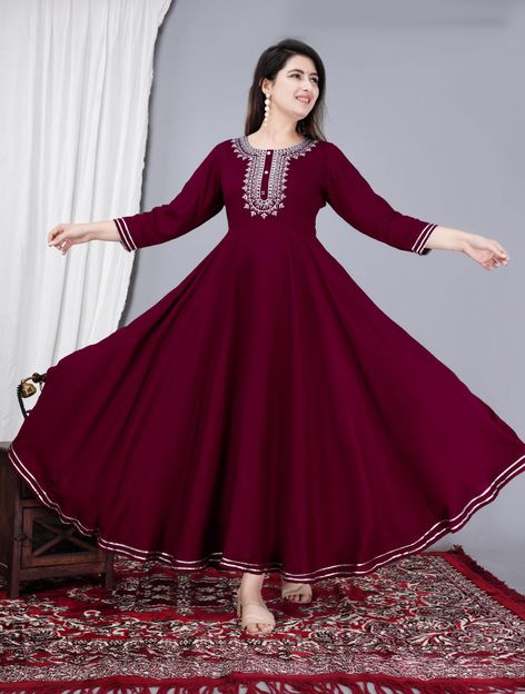 Nikhat Women Solid Anarkali Kurta(Maroon)