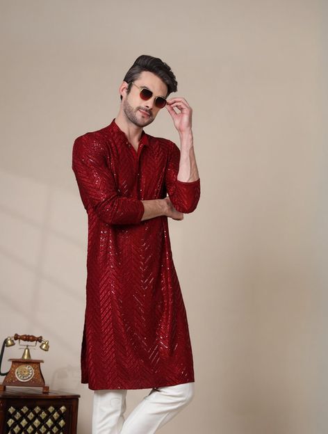 ADHIRAJAN Men Embellished Straight Kurta(Maroon)